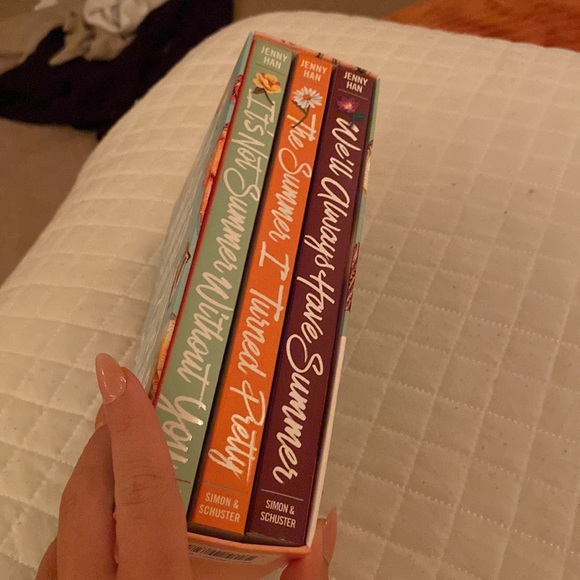 The Summer I Turned Pretty Trilogy - Picture 2 of 2